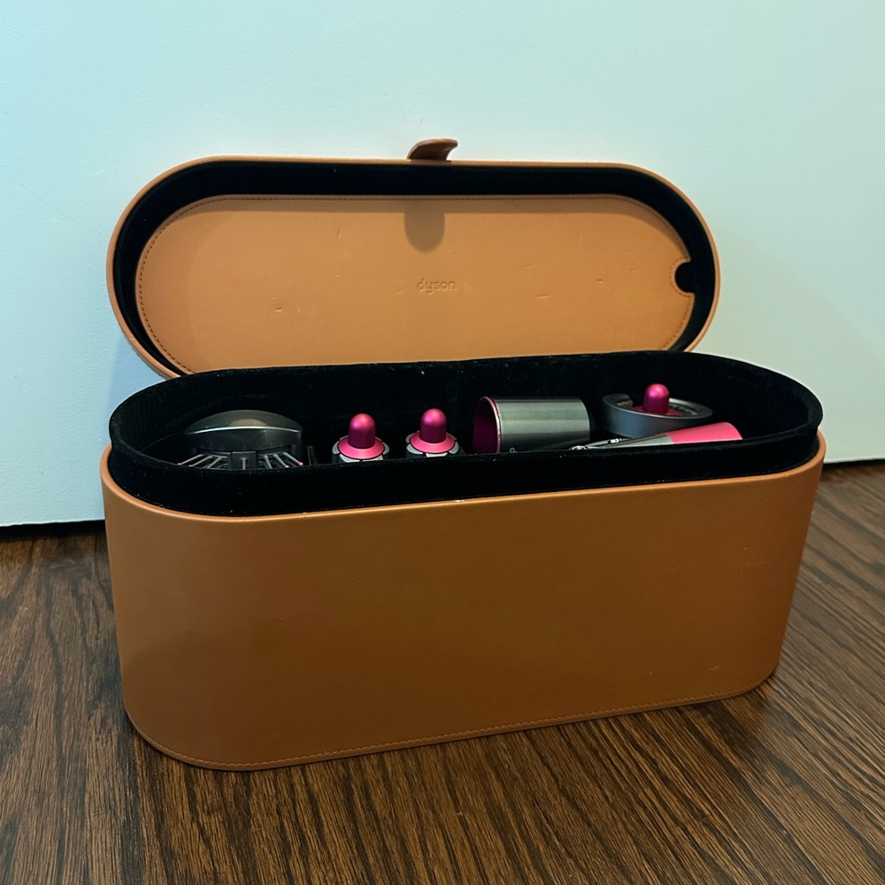 Dyson Airwrap Multi-Styler - Picture 5 of 9